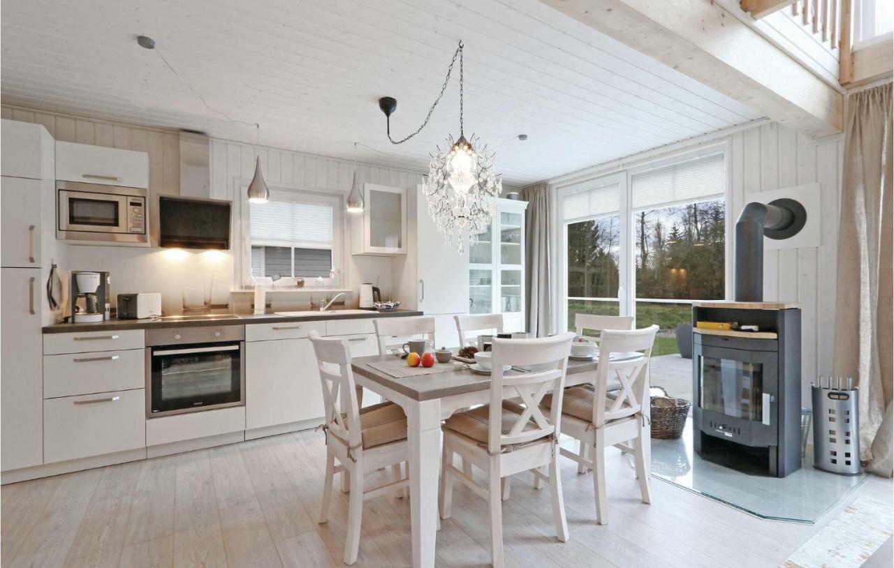 2 Bedroom Lovely Home In Zerpenschleuse エクステリア 写真